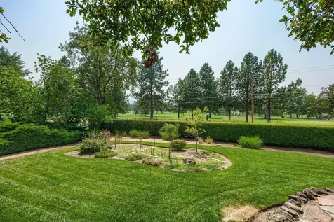 2901 Fairview Drive Medford OR 97504