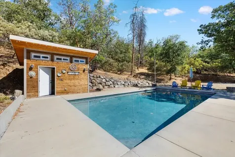5320 Coleman Creek Road Medford OR 97501