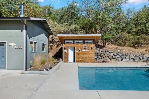 5320 Coleman Creek Road Medford OR 97501