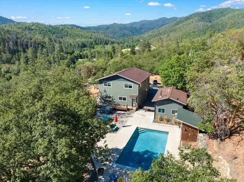 5320 Coleman Creek Road Medford OR 97501
