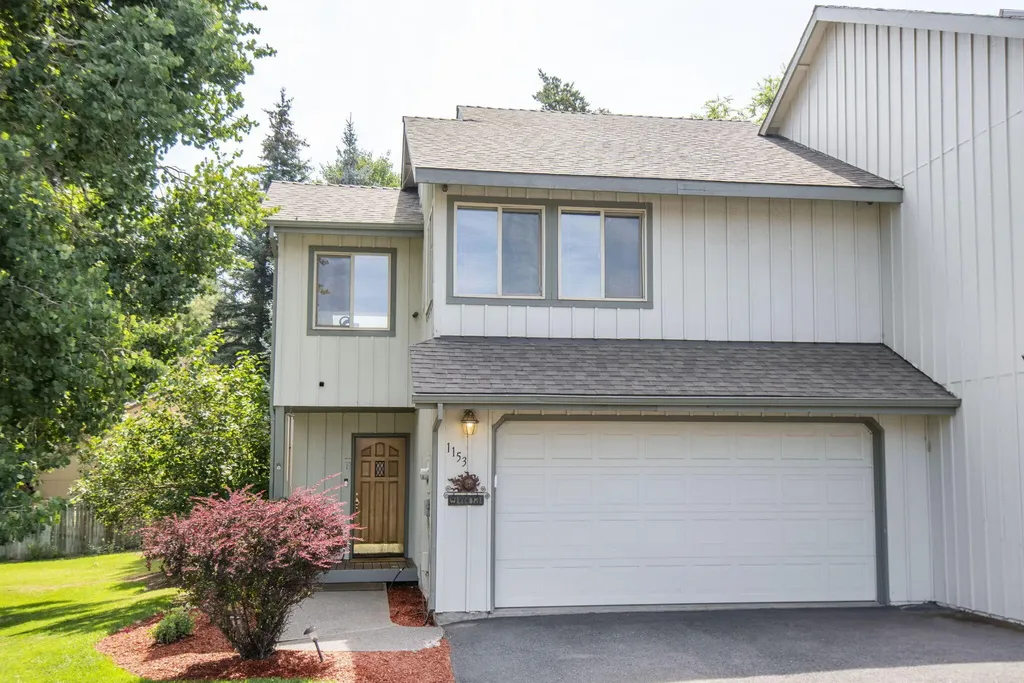 1153 NE Ross Road Bend OR 97701