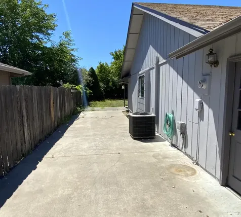 2951 Lois Lane Grants Pass OR 97527