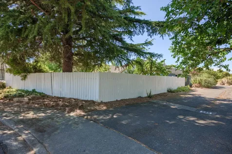 3099 Milhoan Drive Medford OR 97504