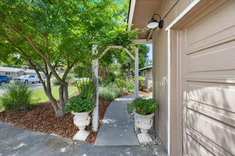 1156 Conestoga Drive Grants Pass OR 97527