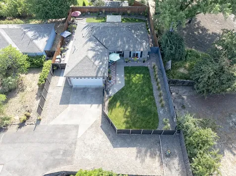 2125 Happy Valley Drive Medford OR 97501