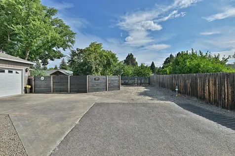 2125 Happy Valley Drive Medford OR 97501