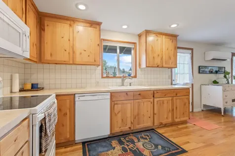 2297 SW 23rd Street Redmond OR 97756