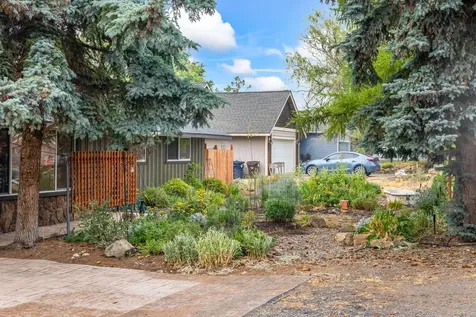 2297 SW 23rd Street Redmond OR 97756