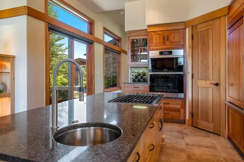 22370 White Peaks Drive Bend OR 97702