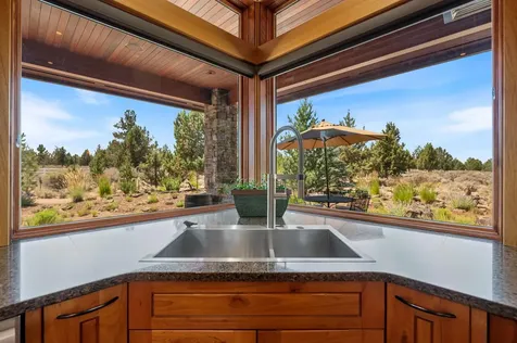 22370 White Peaks Drive Bend OR 97702