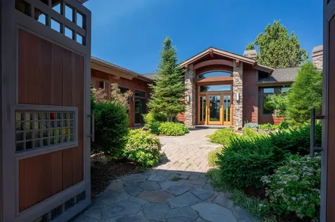 22370 White Peaks Drive Bend OR 97702