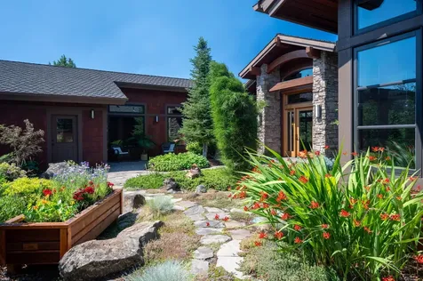 22370 White Peaks Drive Bend OR 97702