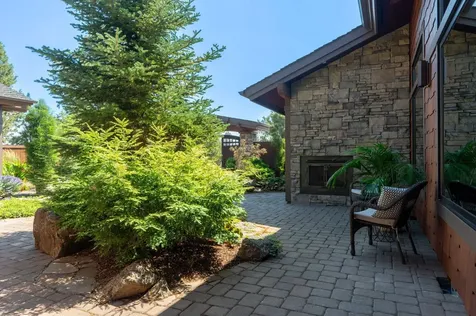 22370 White Peaks Drive Bend OR 97702