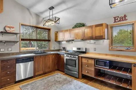 4681 SW Xero Avenue Redmond OR 97756