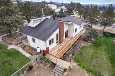4681 SW Xero Avenue Redmond OR 97756