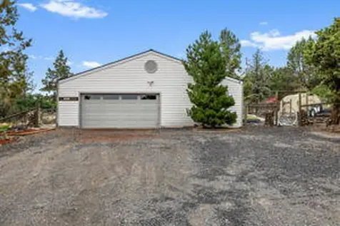 4681 SW Xero Avenue Redmond OR 97756