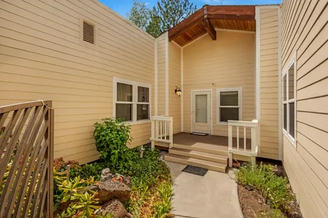 60015 Stirling Drive Bend OR 97702