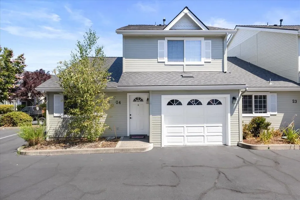 1224 N Modoc Avenue Medford OR 97504