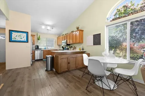 1224 N Modoc Avenue Medford OR 97504