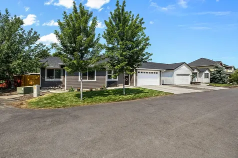 2201 NE Arapahoe Court Redmond OR 97756