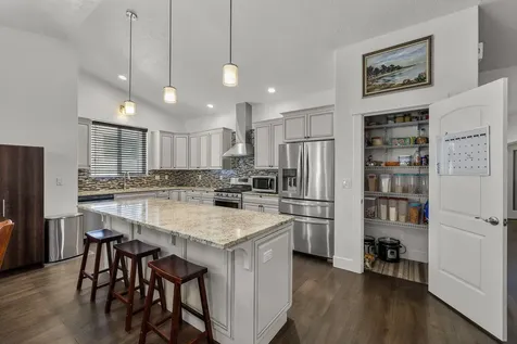 2201 NE Arapahoe Court Redmond OR 97756
