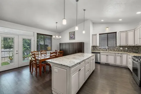 2201 NE Arapahoe Court Redmond OR 97756