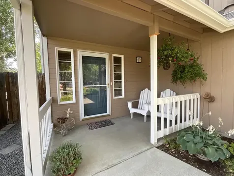1543 NE Locksley Drive Bend OR 97701