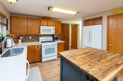 1543 NE Locksley Drive Bend OR 97701