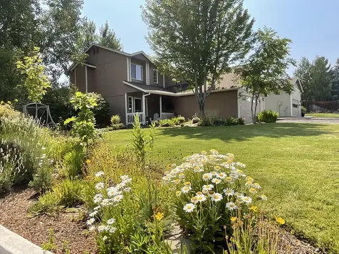 1543 NE Locksley Drive Bend OR 97701