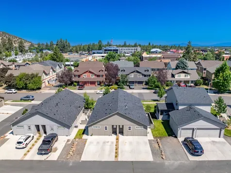 21025 Damascus Lane Bend OR 97701