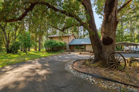 2392 Gunnell Road Grants Pass OR 97526