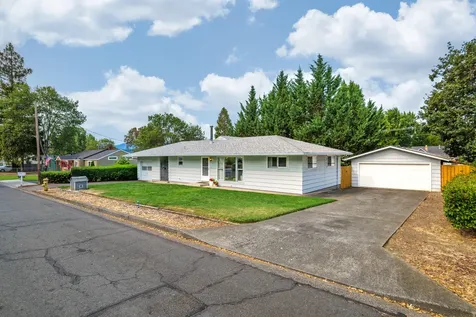754 NE 12th Street Grants Pass OR 97526