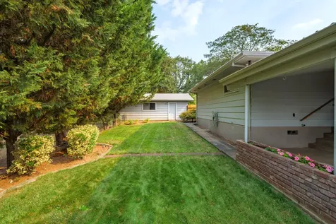 754 NE 12th Street Grants Pass OR 97526