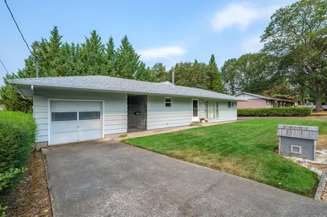 754 NE 12th Street Grants Pass OR 97526