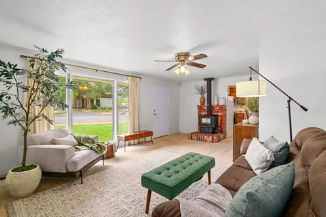 754 NE 12th Street Grants Pass OR 97526