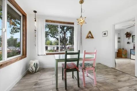 308 NW Van Dyke Place Grants Pass OR 97526