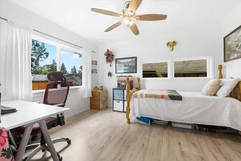 308 NW Van Dyke Place Grants Pass OR 97526