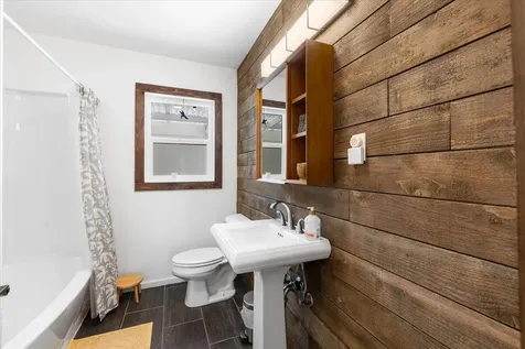 308 NW Van Dyke Place Grants Pass OR 97526