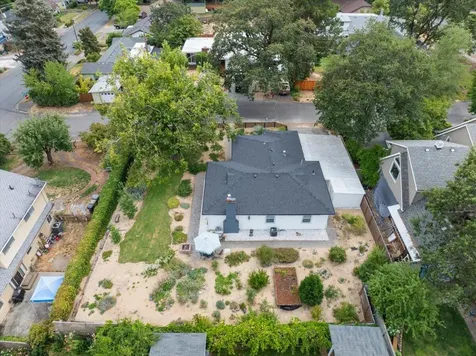 308 NW Van Dyke Place Grants Pass OR 97526