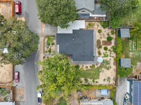 308 NW Van Dyke Place Grants Pass OR 97526