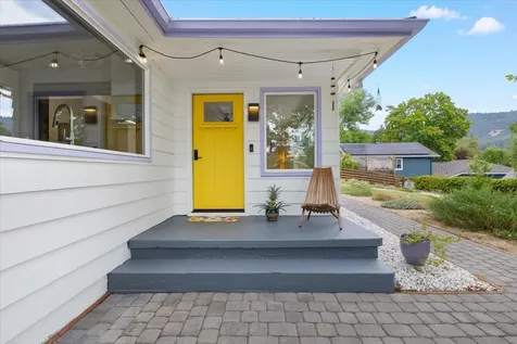 308 NW Van Dyke Place Grants Pass OR 97526