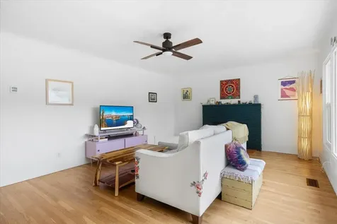 308 NW Van Dyke Place Grants Pass OR 97526