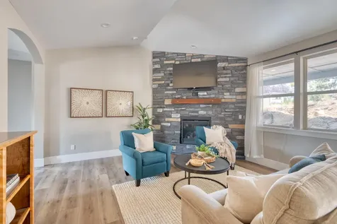 2456 NE Robinson Street Bend OR 97701