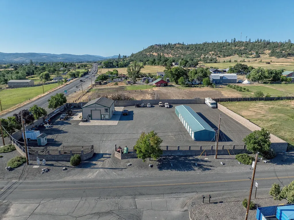 21 Ball Road Eagle Point OR 97524