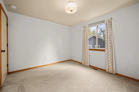 2293 NE Lynda Lane Bend OR 97701