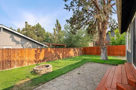 2293 NE Lynda Lane Bend OR 97701