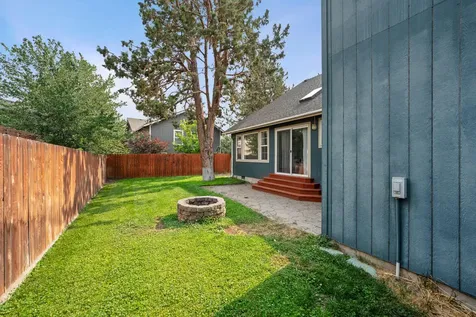 2293 NE Lynda Lane Bend OR 97701