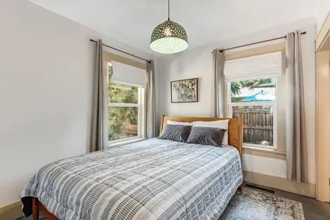 1122 NW Kingston Avenue Bend OR 97703