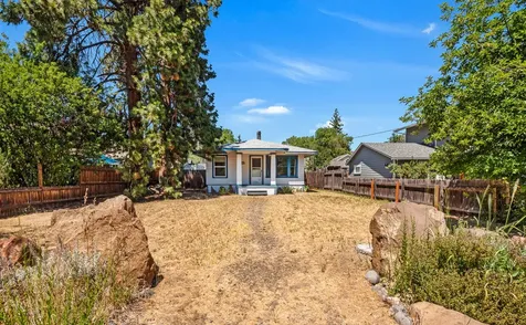 1122 NW Kingston Avenue Bend OR 97703
