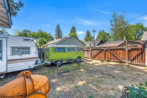 1122 NW Kingston Avenue Bend OR 97703